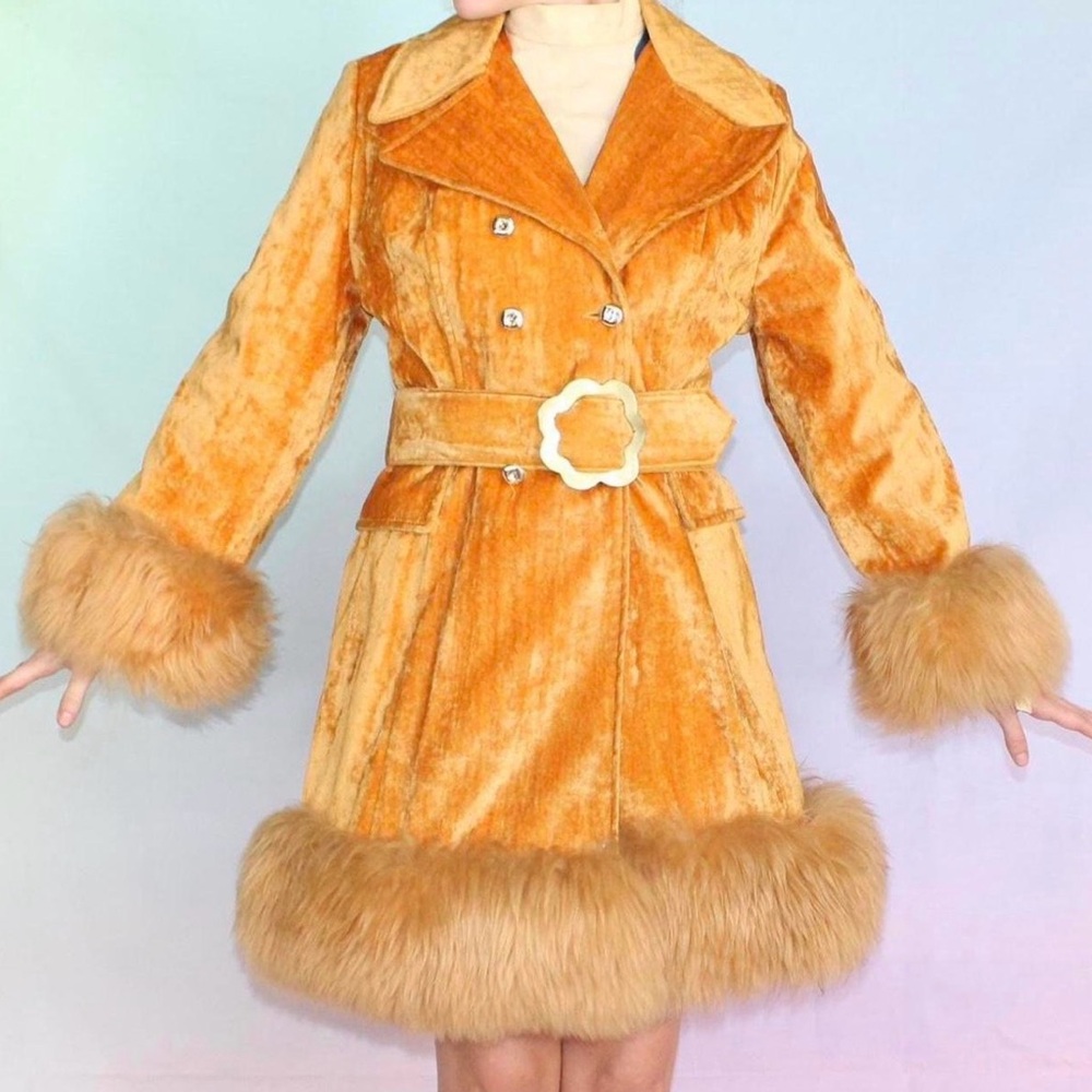 Country Pacer rare 60s gold velvet penny lane fur sleeve Russian coat